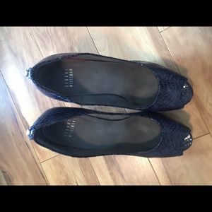 Stuart weitzman snakeskin navy heels